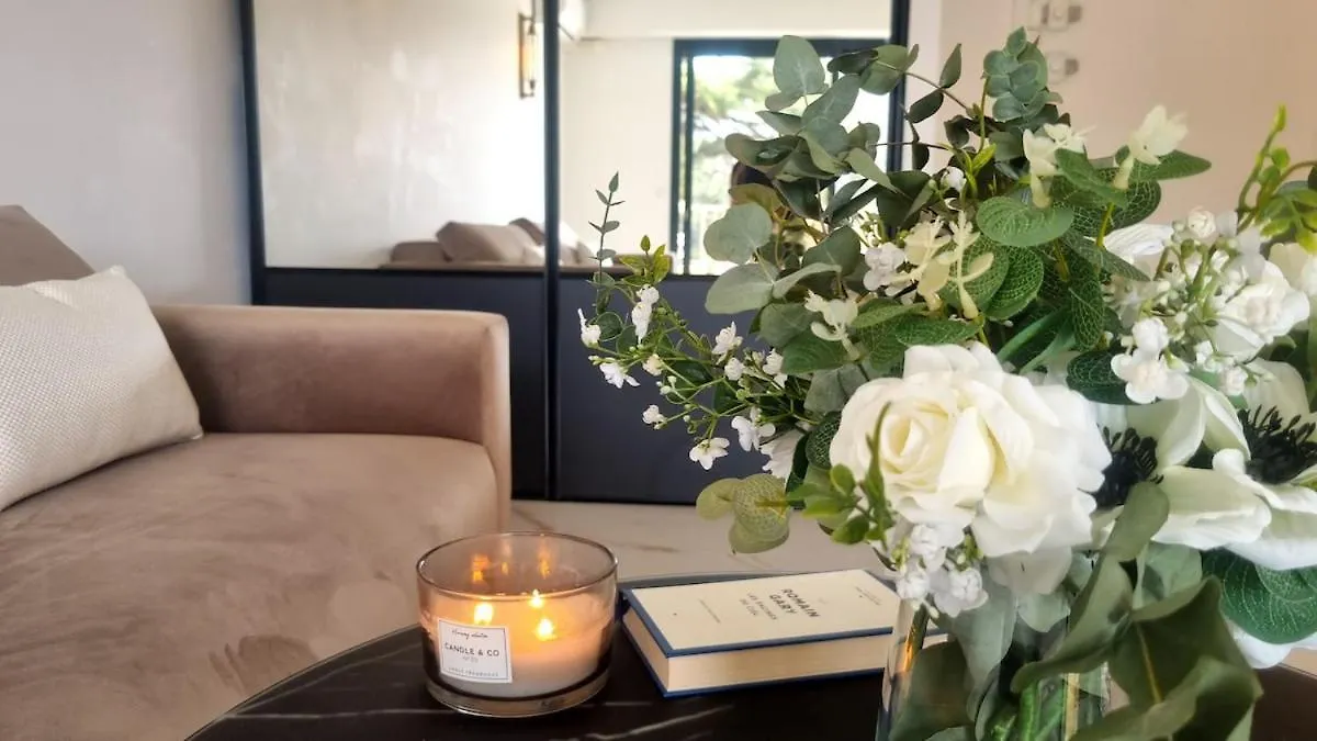 Lägenhet Luxury Appartment With Terrace And Side Sea View Cannes Frankrike