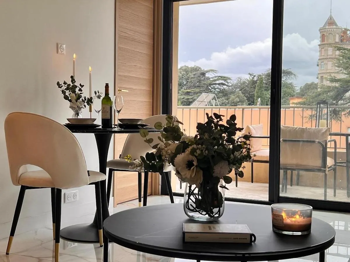 Luxury Appartment With Terrace And Side Sea View Cannes Lägenhet
