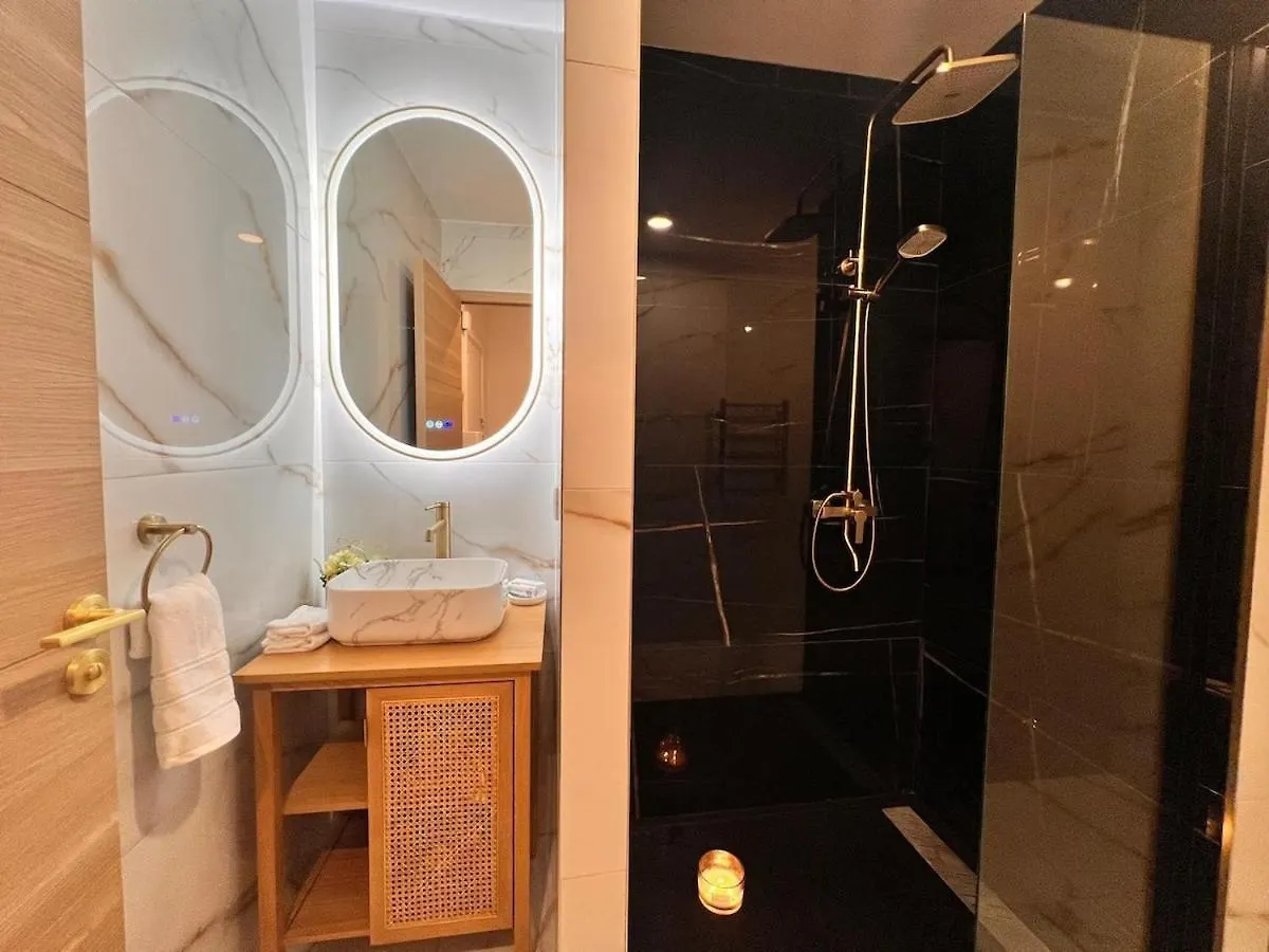 Luxury Appartment With Terrace And Side Sea View Cannes Lägenhet