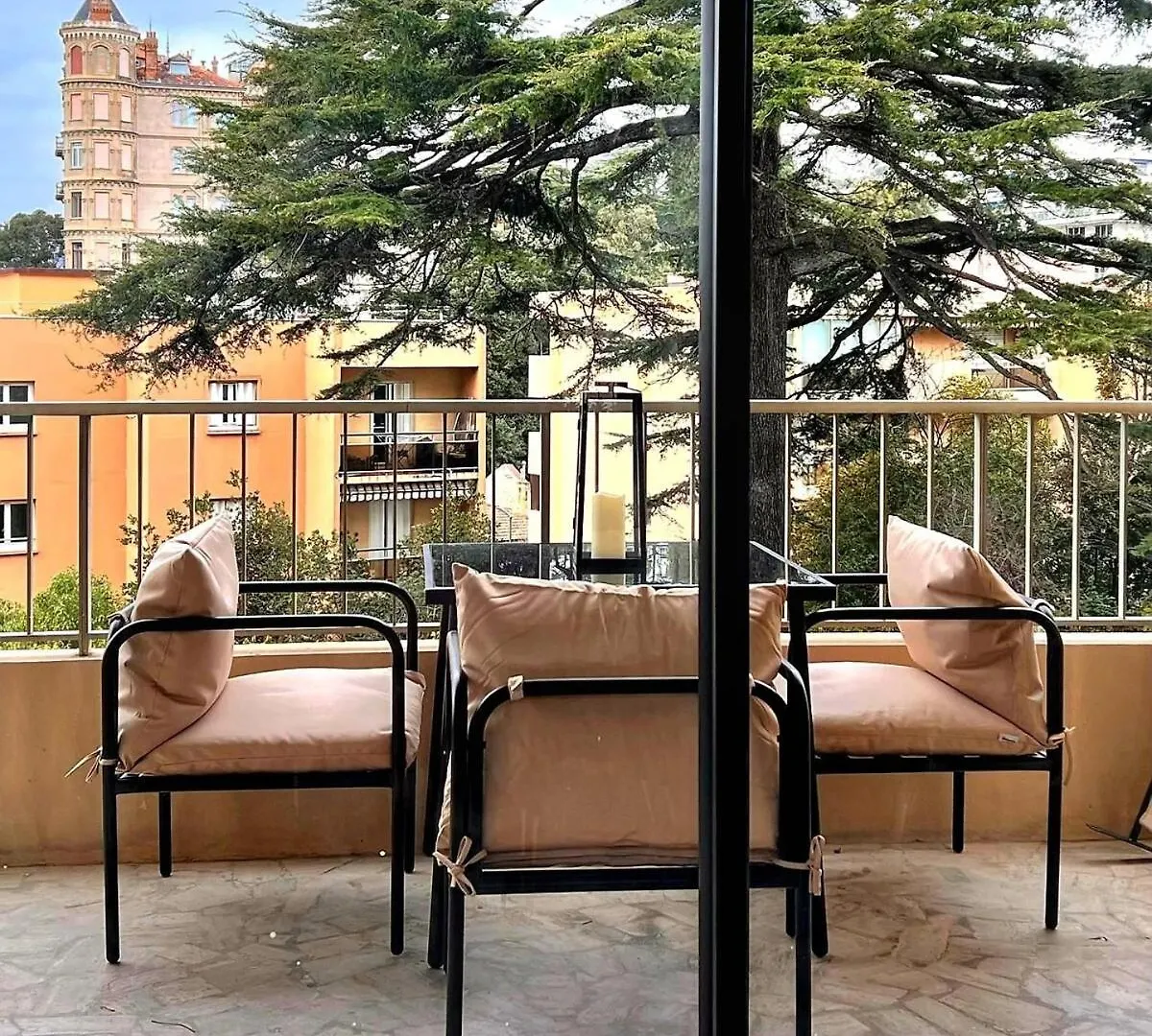 Apartment Luxury Appartment With Terrasse And Side Sea View Cannes