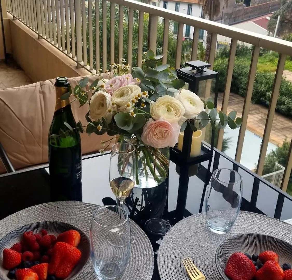 Luxury Appartment With Terrasse And Side Sea View Cannes France