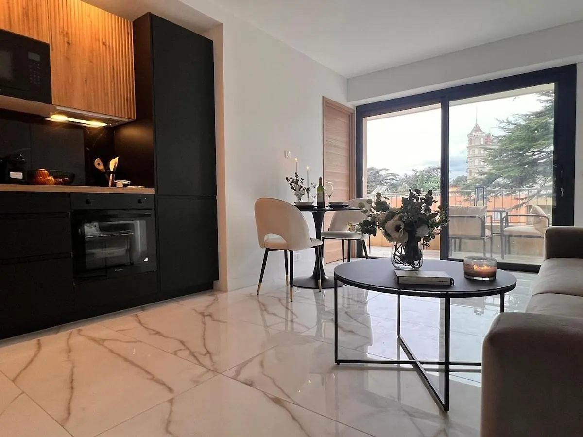 Luxury Appartment With Terrasse And Side Sea View Cannes